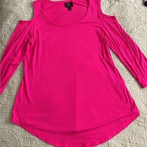 Long sleeves, cold shoulder